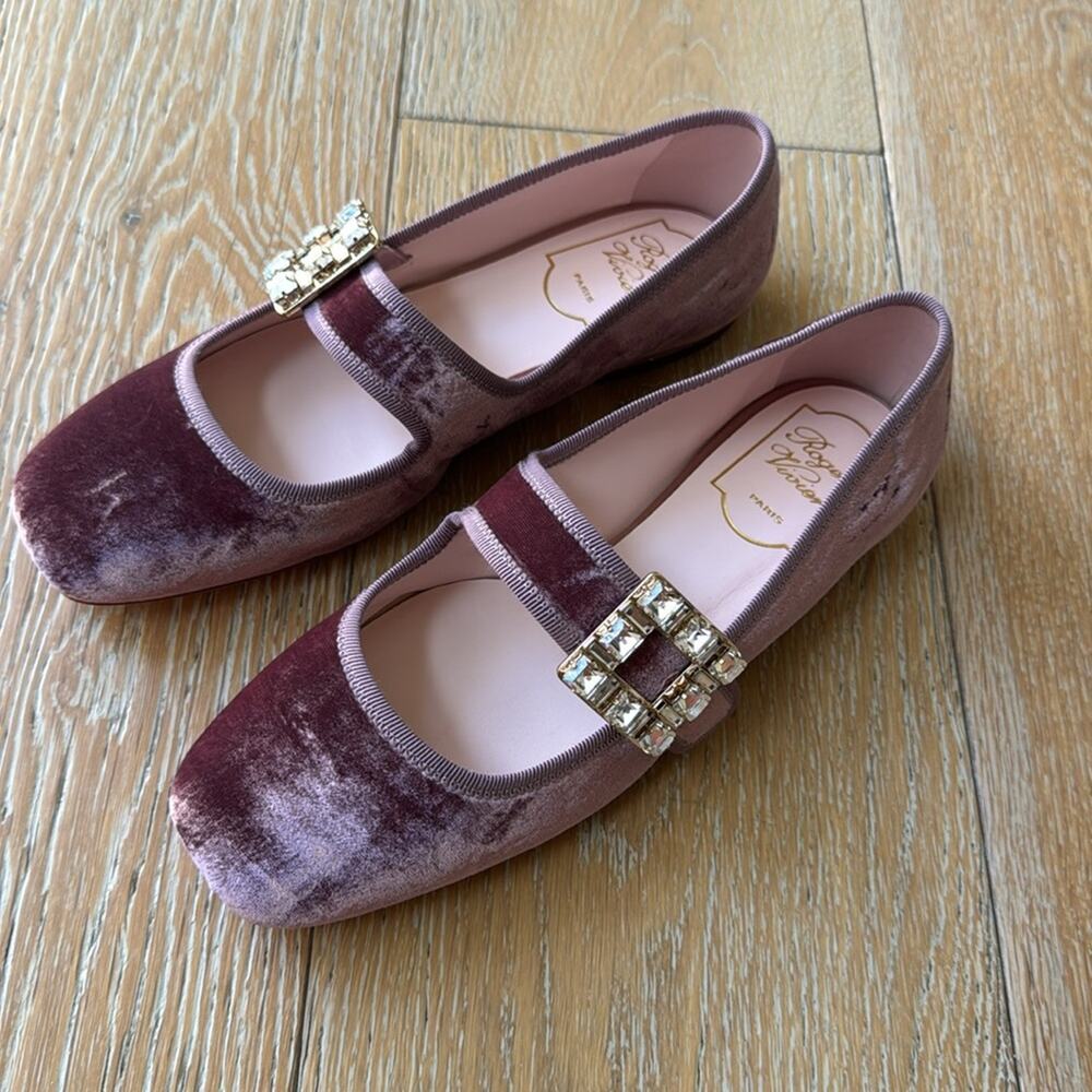 Roger Vivier Très Vivier Crystal Buckle Mary Jane Flats Pink Velvet EU 35.5 NIB - Picture 3 of 10